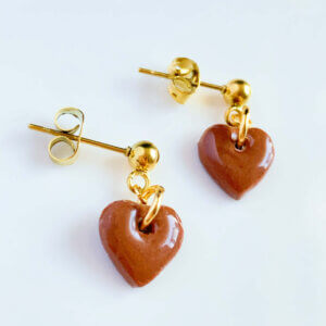 Poly Hartje Oorbellen Bruin